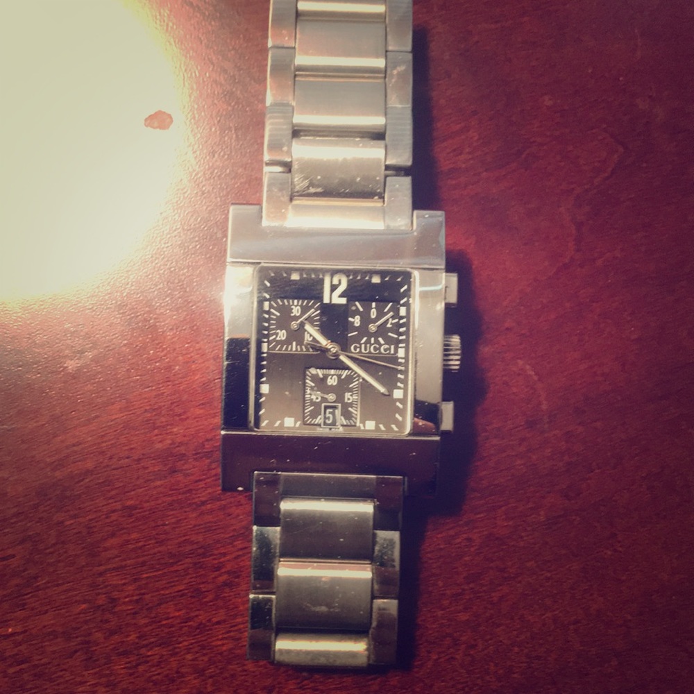 Gucci watch new